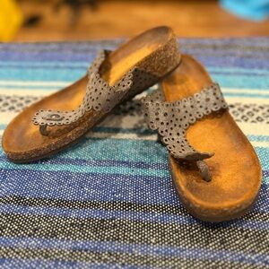 Sophia Milano sandals size 9.5 in used condition